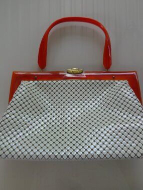 1960 WHITING & DAVIS cream and brown marle ladies top handle bag